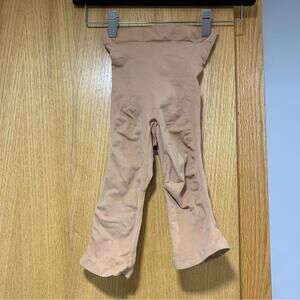 Skims Sculpting Shorts Mid Thigh Open Gusset  - Size XS / XXS